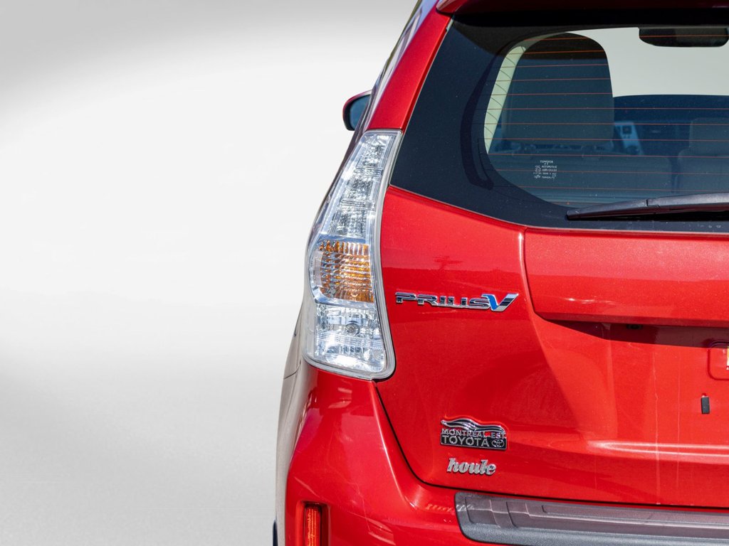 2012 Toyota Prius v TOURING **TRÈS BAS KILO**JAMAIS ACCIDENTÉ** in Saint-Jérôme, Quebec - 35 - w1024h768px