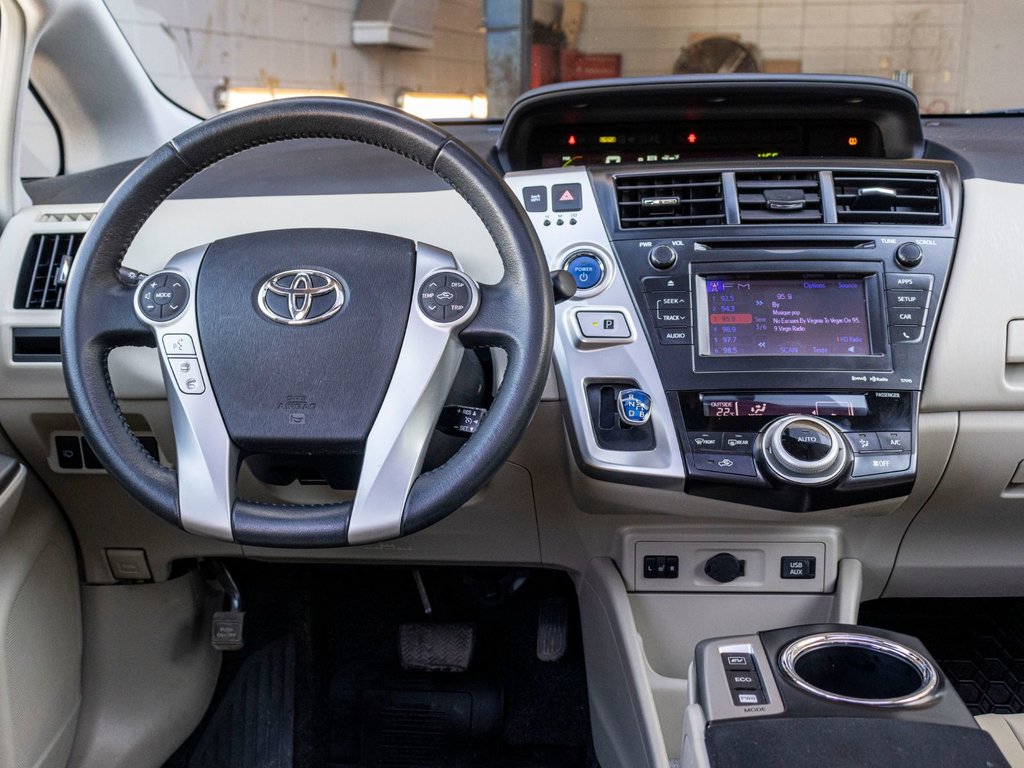 2012 Toyota Prius v TOURING **TRÈS BAS KILO**JAMAIS ACCIDENTÉ** in Saint-Jérôme, Quebec - 8 - w1024h768px