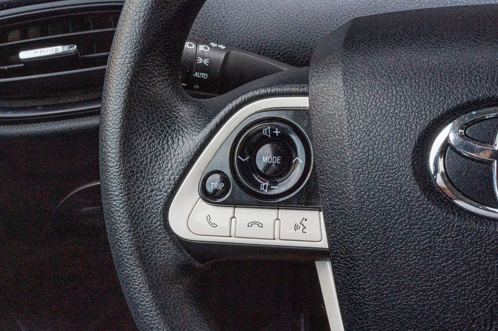 Toyota Prius DÉMARRAGE À BOUTON POUSSOIR+BLUETOOTH+CAMÉRA** 2017 à Charlemagne, Québec - 10 - w1024h768px