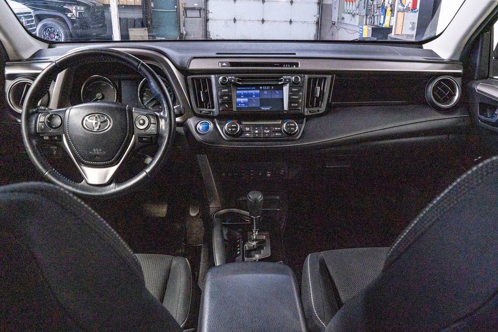 Toyota RAV4 Hybride XLE **JAMAIS ACCIDENTÉ+TOIT+MAG+CAMÉRA** 2018 à Charlemagne, Québec - 18 - w1024h768px