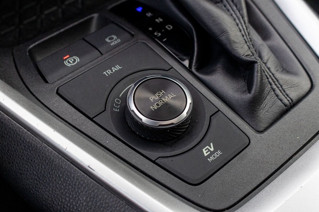 2019 Toyota RAV4 Hybride XLE **JAMAIS ACCIDENTÉ+TOIT+MAG+CARPLAY+CAMÉRA** in Charlemagne, Quebec - 15 - w1024h768px