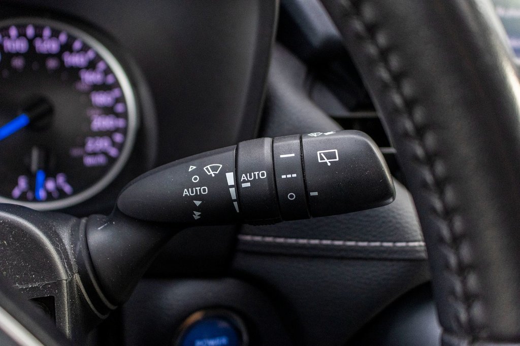 2019 Toyota RAV4 Hybride XLE **JAMAIS ACCIDENTÉ+TOIT+MAG+CARPLAY+CAMÉRA** in Charlemagne, Quebec - 21 - w1024h768px