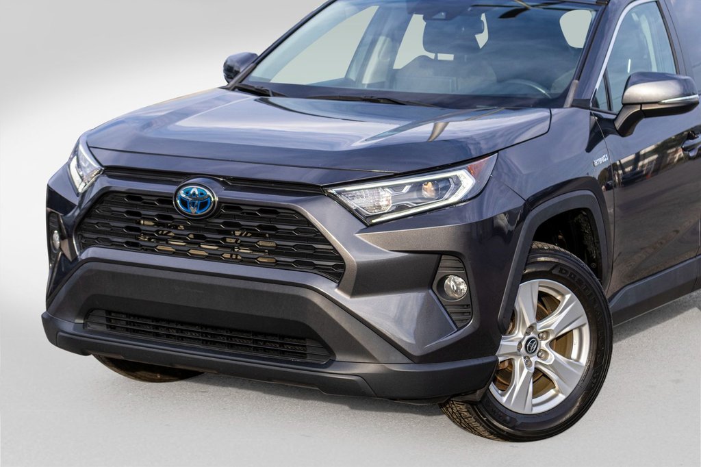 2019 Toyota RAV4 Hybride XLE **JAMAIS ACCIDENTÉ+TOIT+MAG+CARPLAY+CAMÉRA** in Charlemagne, Quebec - 36 - w1024h768px