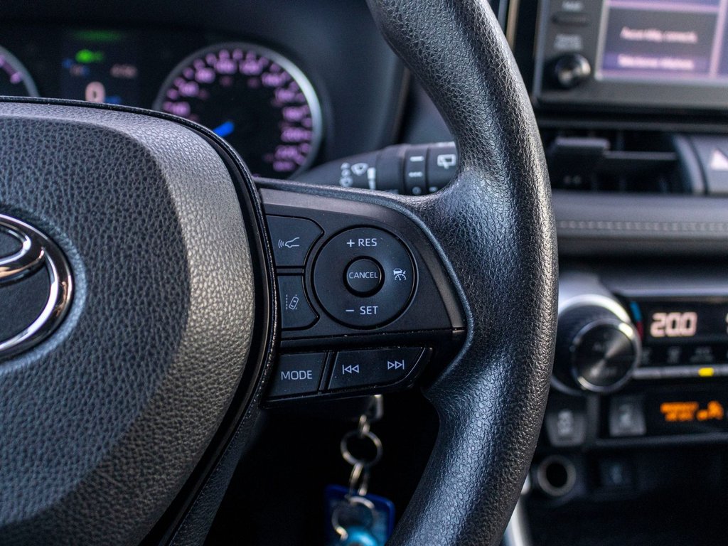2020 Toyota RAV4 Hybride LE AWD **CARPLAY, MAG, CAMÉRA** in Charlemagne, Quebec - 12 - w1024h768px