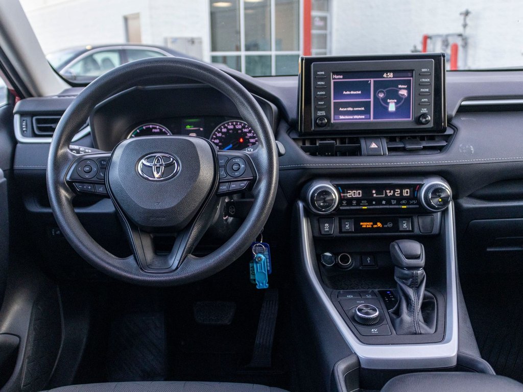 2020 Toyota RAV4 Hybride LE AWD **CARPLAY, MAG, CAMÉRA** in Charlemagne, Quebec - 8 - w1024h768px