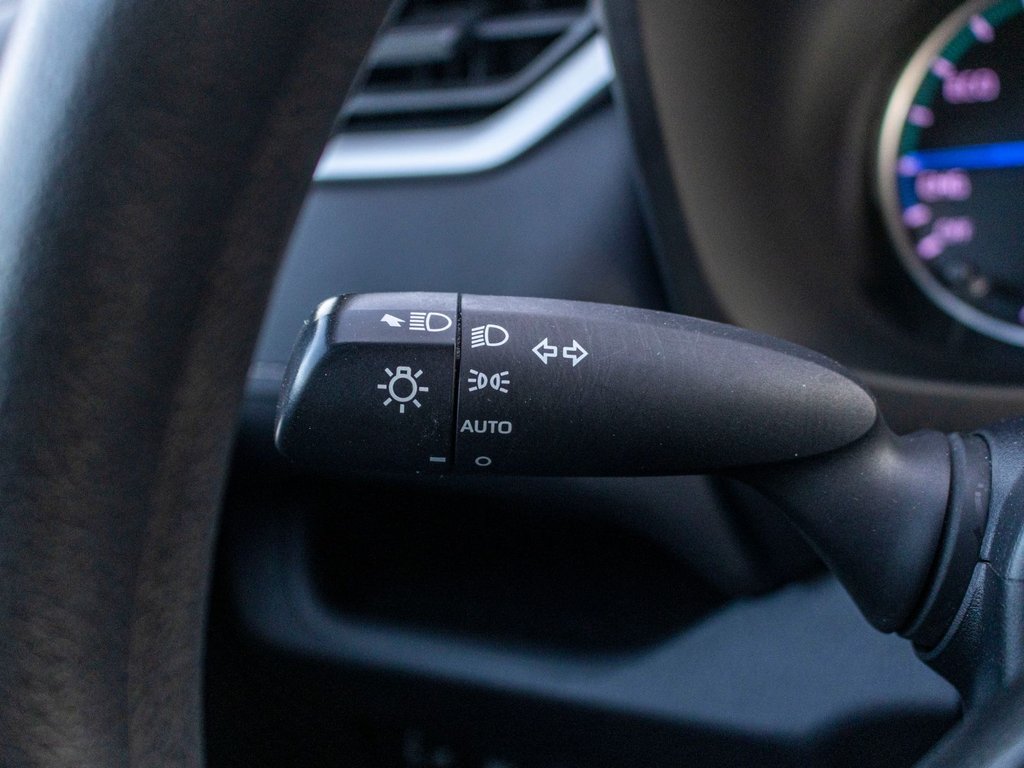 2020 Toyota RAV4 Hybride LE AWD **CARPLAY, MAG, CAMÉRA** in Charlemagne, Quebec - 20 - w1024h768px