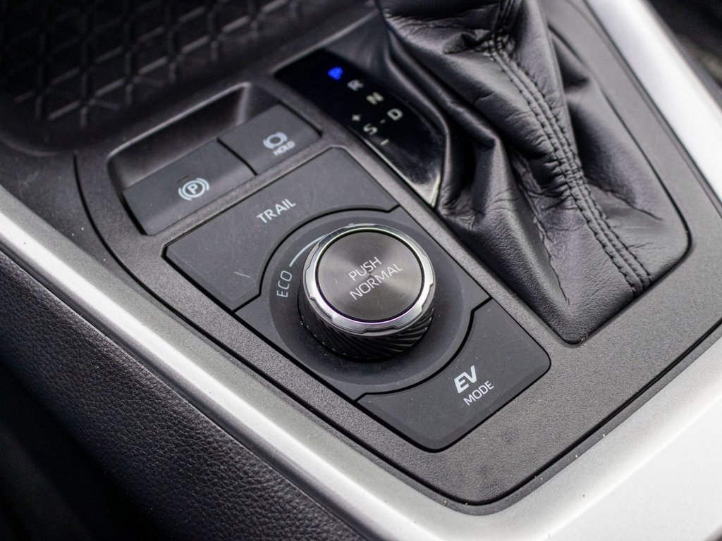 2021 Toyota RAV4 Hybride XLE AWD **JAMAIS ACCIDENTÉ+TOIT+MAG+CAMÉRA** in Charlemagne, Quebec - 16 - w1024h768px
