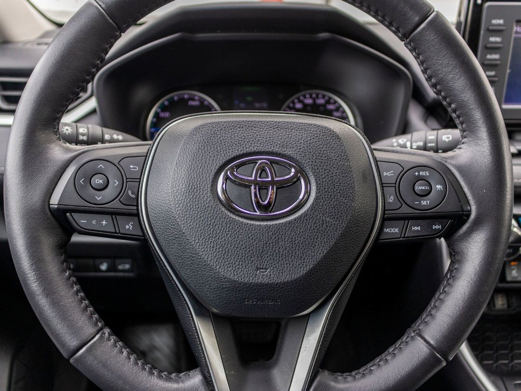 2021 Toyota RAV4 Hybride XLE AWD **JAMAIS ACCIDENTÉ+TOIT+MAG+CAMÉRA** in Charlemagne, Quebec - 10 - w1024h768px