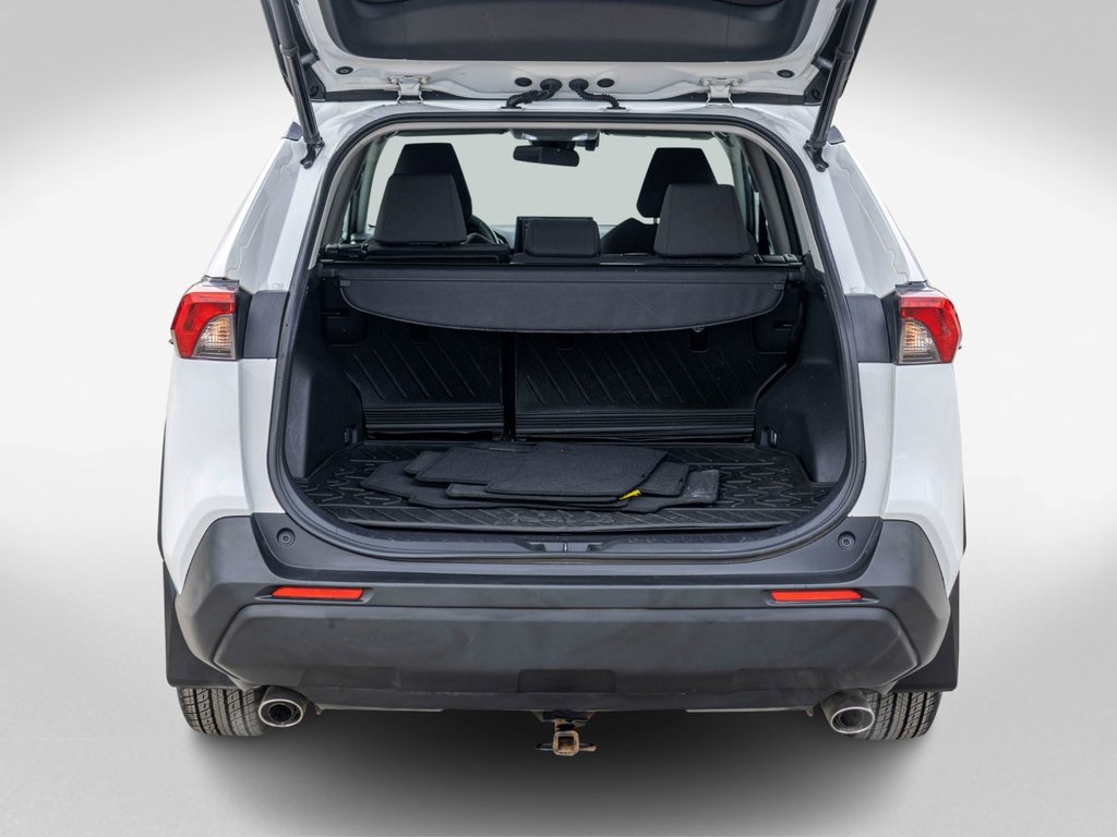 2021 Toyota RAV4 Hybride XLE AWD **JAMAIS ACCIDENTÉ+TOIT+MAG+CAMÉRA** in Charlemagne, Quebec - 32 - w1024h768px