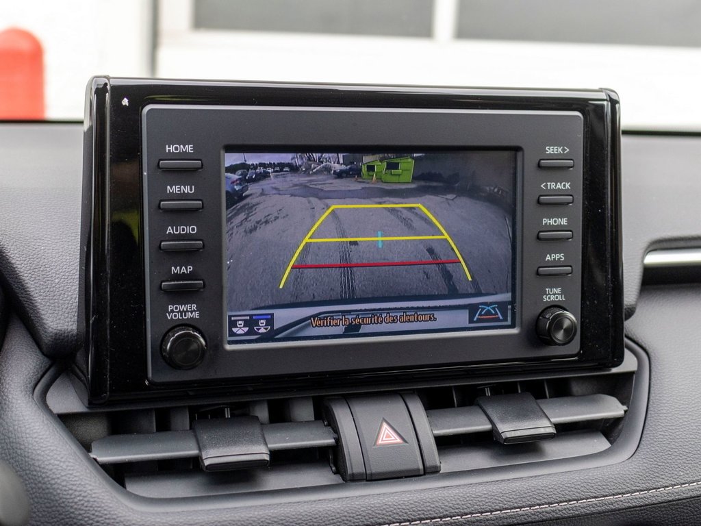 2021 Toyota RAV4 Hybride XLE AWD **JAMAIS ACCIDENTÉ+TOIT+MAG+CAMÉRA** in Charlemagne, Quebec - 17 - w1024h768px