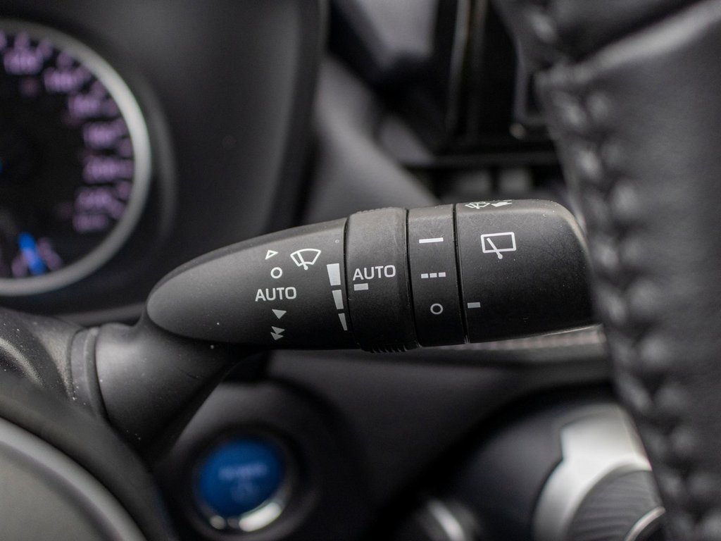 2021 Toyota RAV4 Hybride XLE AWD **JAMAIS ACCIDENTÉ+TOIT+MAG+CAMÉRA** in Charlemagne, Quebec - 20 - w1024h768px