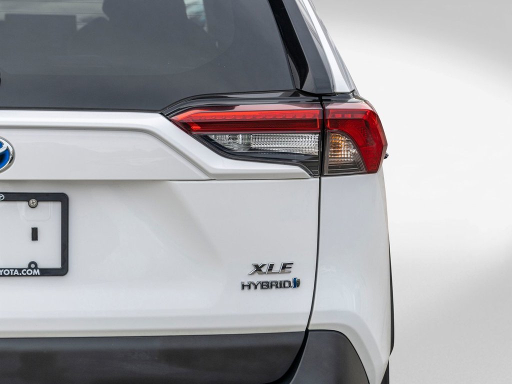 2021 Toyota RAV4 Hybride XLE AWD **JAMAIS ACCIDENTÉ+TOIT+MAG+CAMÉRA** in Charlemagne, Quebec - 34 - w1024h768px
