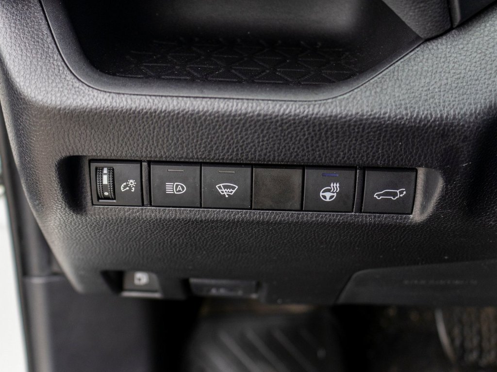2021 Toyota RAV4 Hybride XLE AWD **JAMAIS ACCIDENTÉ+TOIT+MAG+CAMÉRA** in Charlemagne, Quebec - 22 - w1024h768px