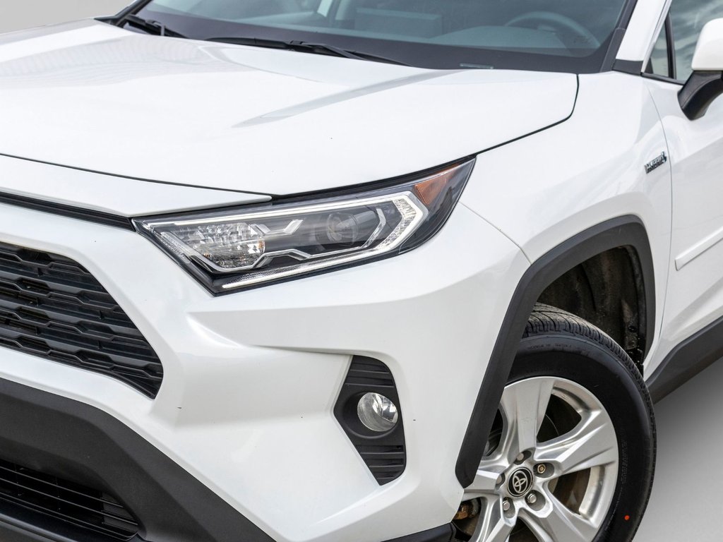 2021 Toyota RAV4 Hybride XLE AWD **JAMAIS ACCIDENTÉ+TOIT+MAG+CAMÉRA** in Charlemagne, Quebec - 37 - w1024h768px