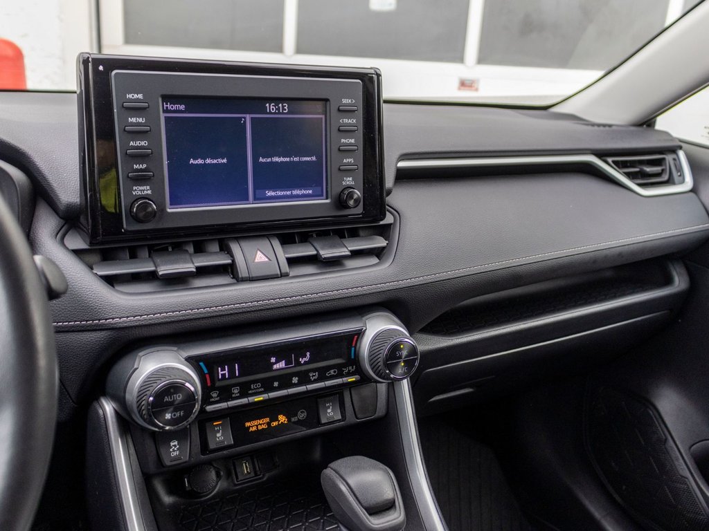 2021 Toyota RAV4 Hybride XLE AWD **JAMAIS ACCIDENTÉ+TOIT+MAG+CAMÉRA** in Charlemagne, Quebec - 13 - w1024h768px
