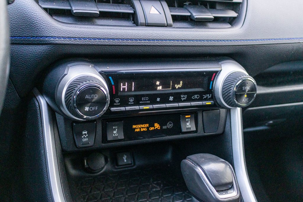 Toyota RAV4 Hybride SE AWD **TOIT+MAG+CAMÉRA+CARPLAY** 2022 à Saint-Jérôme, Québec - 14 - w1024h768px