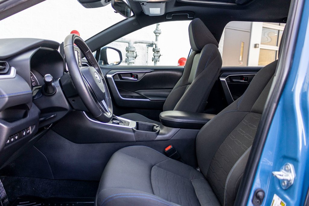 Toyota RAV4 Hybride SE AWD **TOIT+MAG+CAMÉRA+CARPLAY** 2022 à Saint-Jérôme, Québec - 24 - w1024h768px