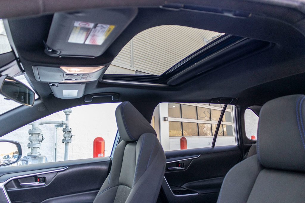 Toyota RAV4 Hybride SE AWD **TOIT+MAG+CAMÉRA+CARPLAY** 2022 à Saint-Jérôme, Québec - 27 - w1024h768px