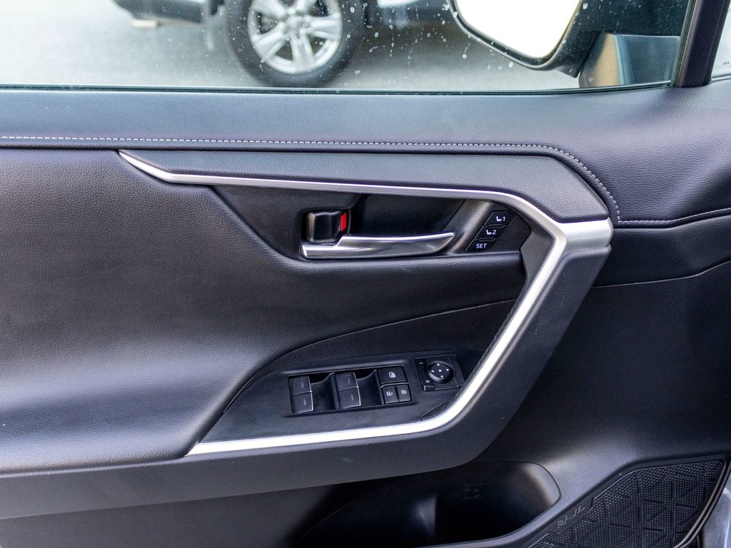 2022 Toyota RAV4 Hybride LIMITED **JAMAIS ACCIDENTÉ+CUIR+TOIT+360DEG+JBL*** in Saint-Jérôme, Quebec - 30 - w1024h768px