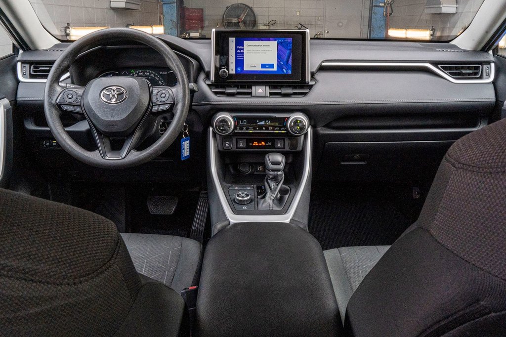 Toyota RAV4 Hybride LE **JAMAIS ACCIDENTÉ+CAMÉRA+CARPLAY+MAG** 2023 à Charlemagne, Québec - 20 - w1024h768px