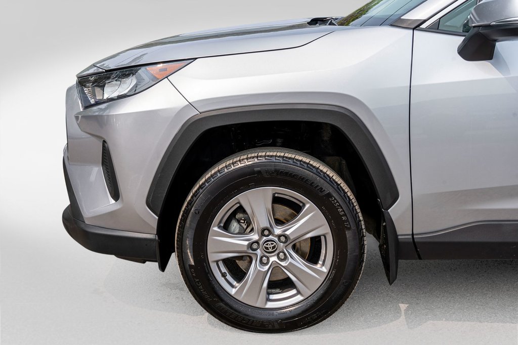 Toyota RAV4 Hybride LE **JAMAIS ACCIDENTÉ+CAMÉRA+CARPLAY+MAG** 2023 à Charlemagne, Québec - 30 - w1024h768px