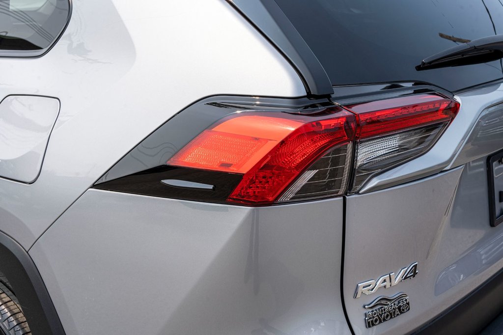 Toyota RAV4 Hybride LE **JAMAIS ACCIDENTÉ+CAMÉRA+CARPLAY+MAG** 2023 à Charlemagne, Québec - 28 - w1024h768px