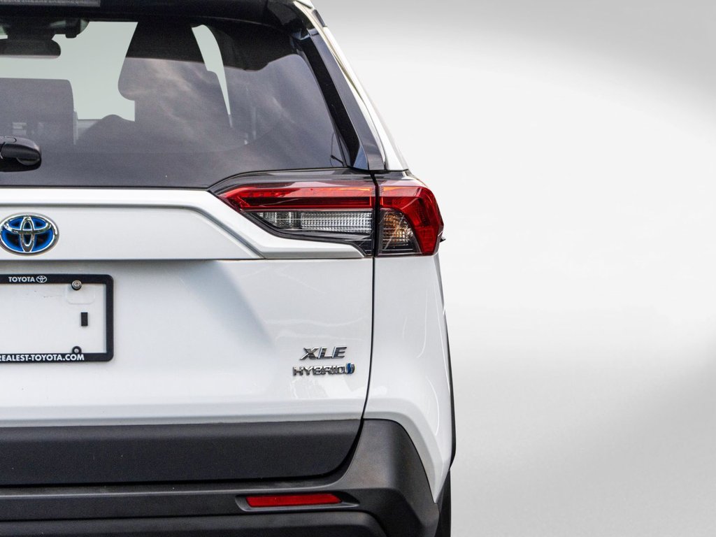 2023 Toyota RAV4 Hybride XLE AWD **JAMAIS ACCIDENTÉ+TOIT+CARPLAY+MAG** in Saint-Jérôme, Quebec - 34 - w1024h768px