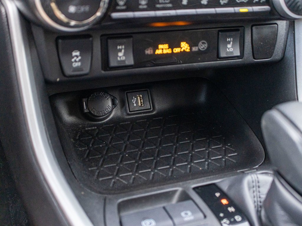 2023 Toyota RAV4 Hybride XLE AWD **JAMAIS ACCIDENTÉ+TOIT+CARPLAY+MAG** in Saint-Jérôme, Quebec - 18 - w1024h768px