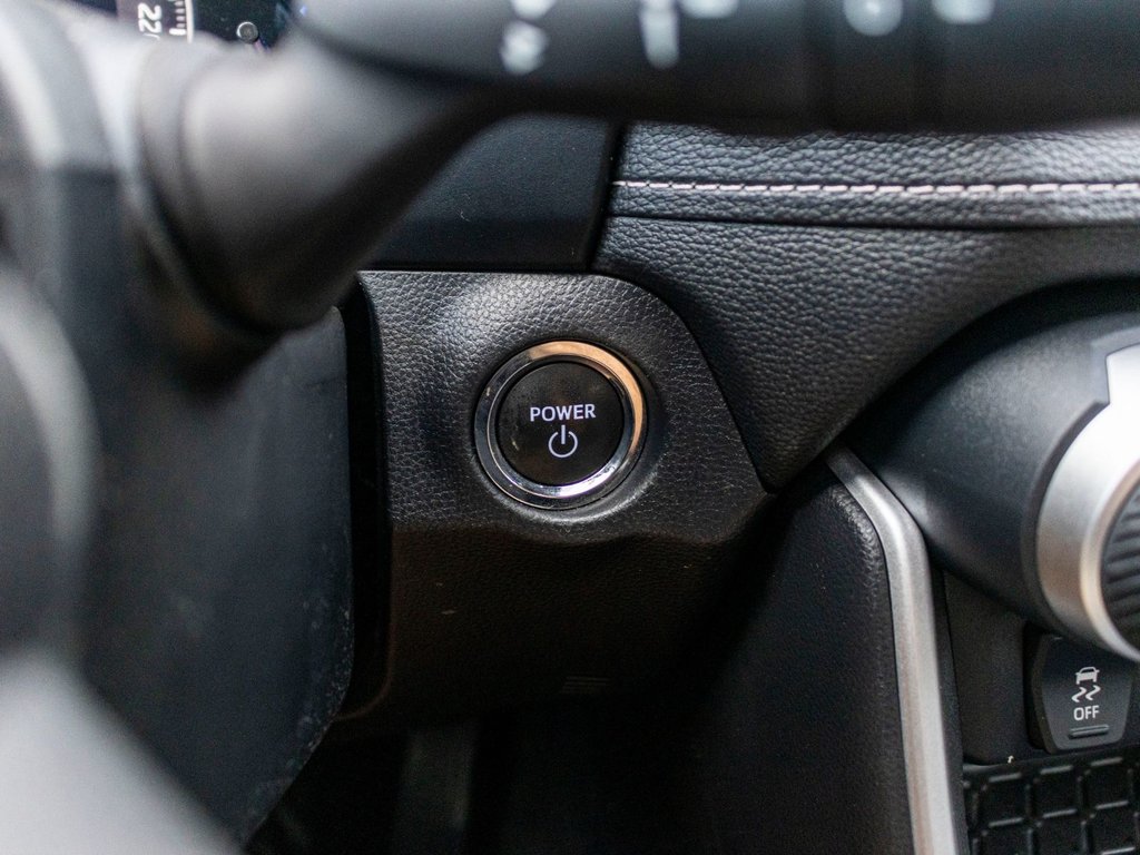 2023 Toyota RAV4 Hybride XLE AWD **JAMAIS ACCIDENTÉ+TOIT+CARPLAY+MAG** in Saint-Jérôme, Quebec - 22 - w1024h768px