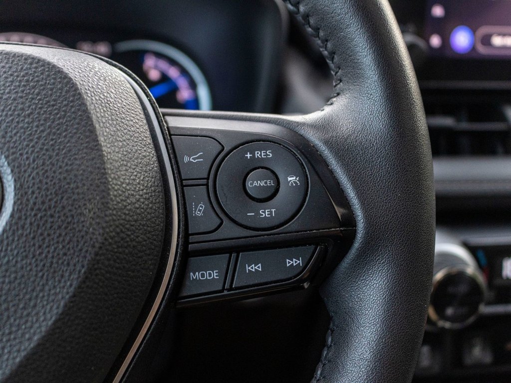 2023 Toyota RAV4 Hybride XLE AWD **JAMAIS ACCIDENTÉ+TOIT+CARPLAY+MAG** in Saint-Jérôme, Quebec - 12 - w1024h768px