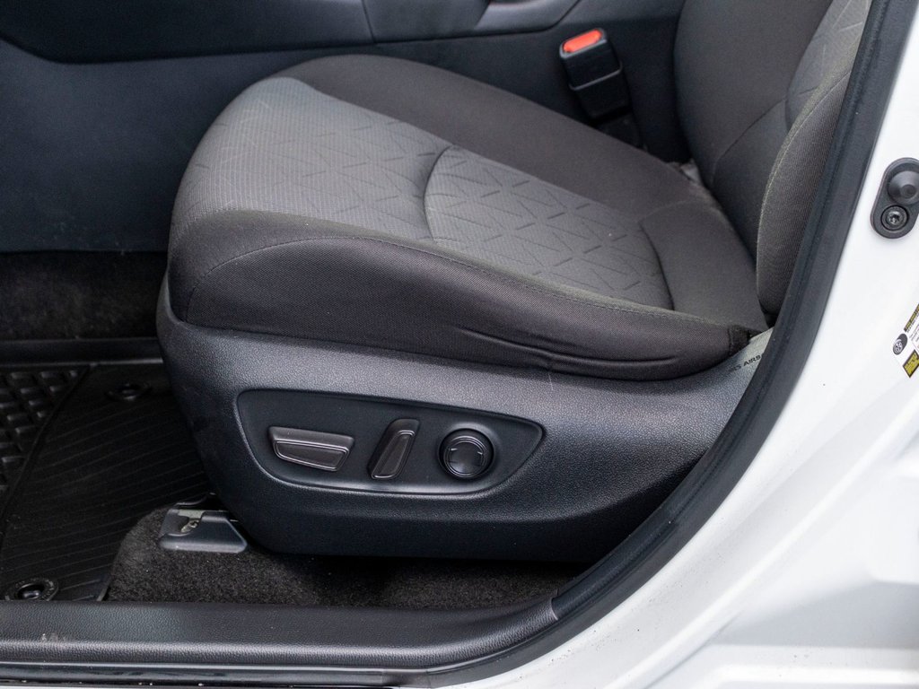 2023 Toyota RAV4 Hybride XLE AWD **JAMAIS ACCIDENTÉ+TOIT+CARPLAY+MAG** in Saint-Jérôme, Quebec - 26 - w1024h768px