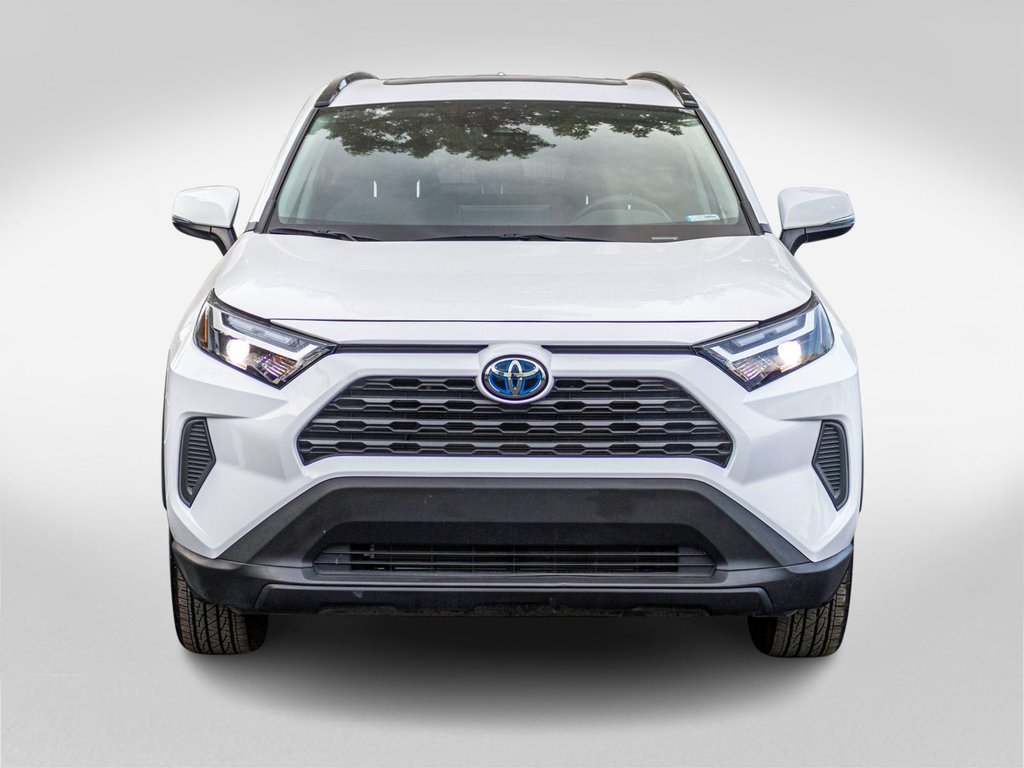 2023 Toyota RAV4 Hybride XLE AWD **JAMAIS ACCIDENTÉ+TOIT+CARPLAY+MAG** in Saint-Jérôme, Quebec - 2 - w1024h768px