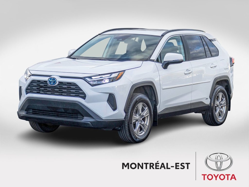 2023 Toyota RAV4 Hybride XLE AWD **TOIT+MAG+CAMÉRA+CARPLAY+ANDROID AUTO** in Saint-Jérôme, Quebec - 1 - w1024h768px