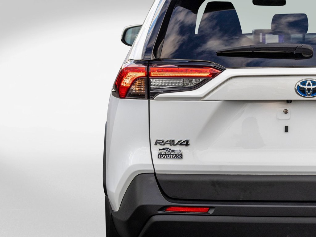 2023 Toyota RAV4 Hybride XLE AWD **TOIT+MAG+CAMÉRA+CARPLAY+ANDROID AUTO** in Saint-Jérôme, Quebec - 31 - w1024h768px