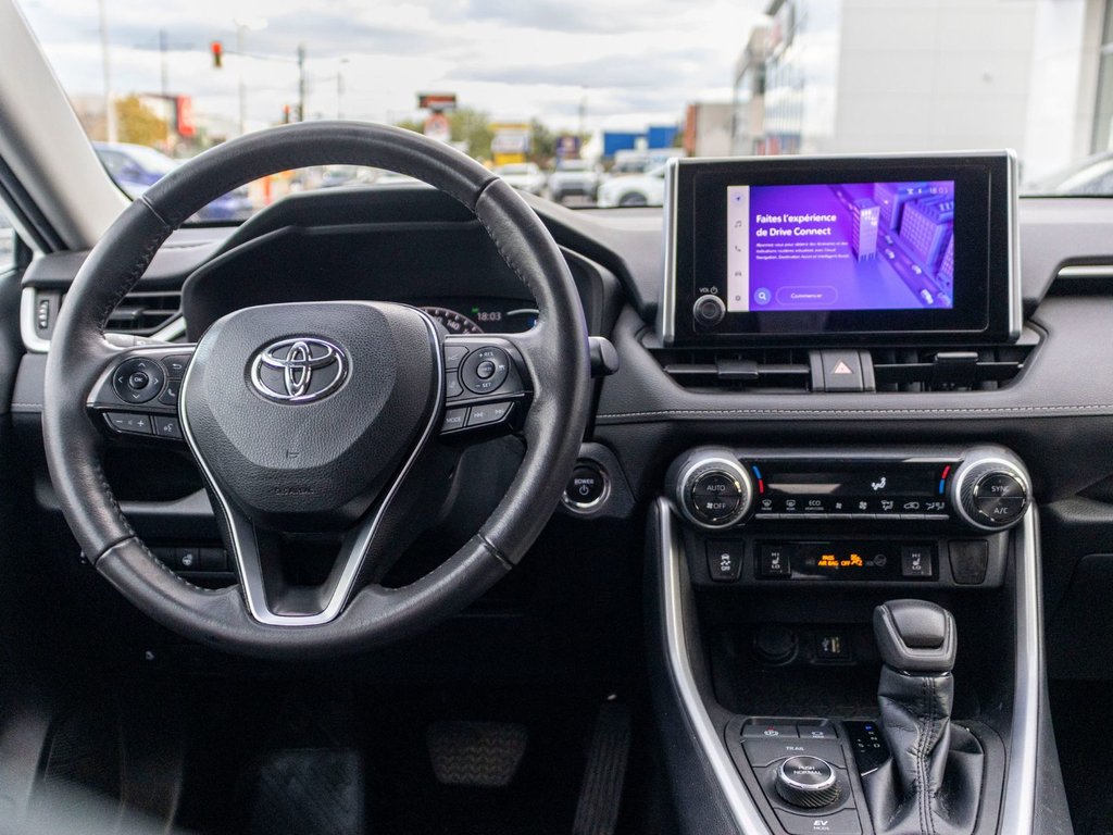 2023 Toyota RAV4 Hybride XLE AWD **TOIT+MAG+CAMÉRA+CARPLAY+ANDROID AUTO** in Saint-Jérôme, Quebec - 8 - w1024h768px