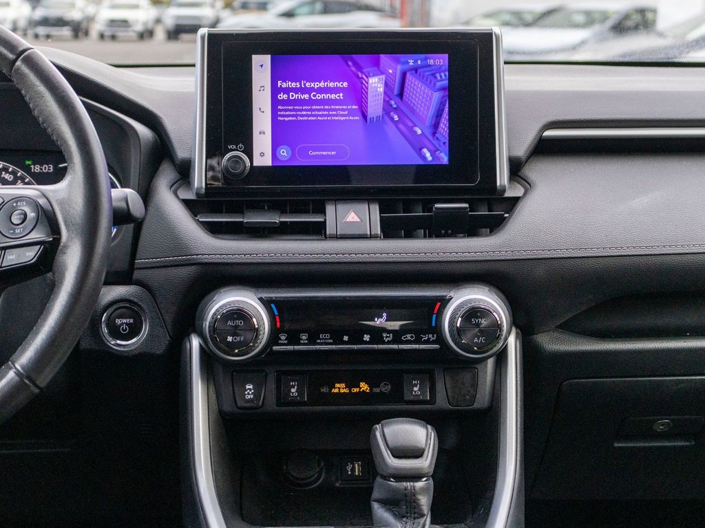 2023 Toyota RAV4 Hybride XLE AWD **TOIT+MAG+CAMÉRA+CARPLAY+ANDROID AUTO** in Saint-Jérôme, Quebec - 9 - w1024h768px