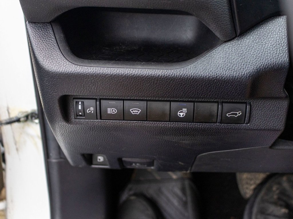 2023 Toyota RAV4 Hybride XLE AWD **TOIT+MAG+CAMÉRA+CARPLAY+ANDROID AUTO** in Saint-Jérôme, Quebec - 21 - w1024h768px
