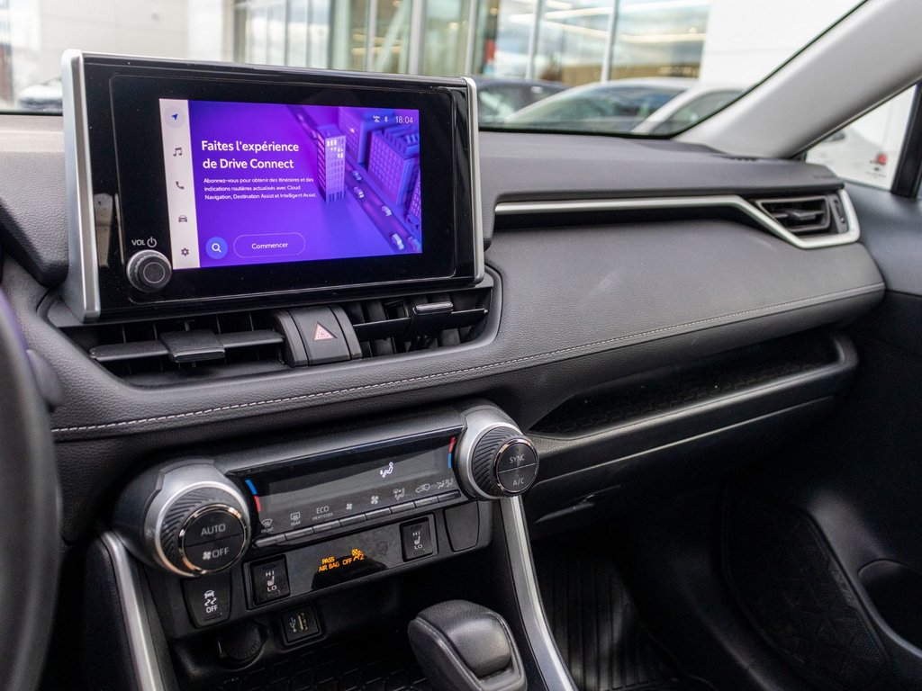2023 Toyota RAV4 Hybride XLE AWD **TOIT+MAG+CAMÉRA+CARPLAY+ANDROID AUTO** in Saint-Jérôme, Quebec - 13 - w1024h768px