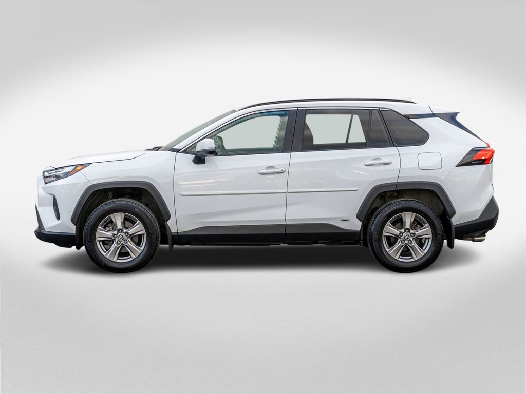 2023 Toyota RAV4 Hybride XLE AWD **TOIT+MAG+CAMÉRA+CARPLAY+ANDROID AUTO** in Saint-Jérôme, Quebec - 3 - w1024h768px