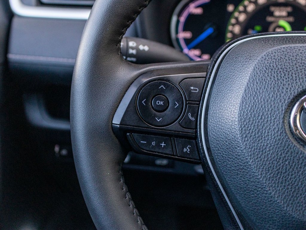 2024 Toyota RAV4 Hybride XLE **JAMAIS ACCIDENTÉ+TOIT+MAG+CARPLAY+CAMÉRA** in Saint-Jérôme, Quebec - 11 - w1024h768px