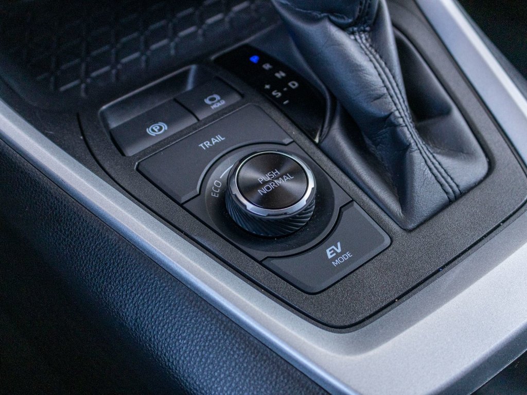 2024 Toyota RAV4 Hybride XLE **JAMAIS ACCIDENTÉ+TOIT+MAG+CARPLAY+CAMÉRA** in Saint-Jérôme, Quebec - 16 - w1024h768px