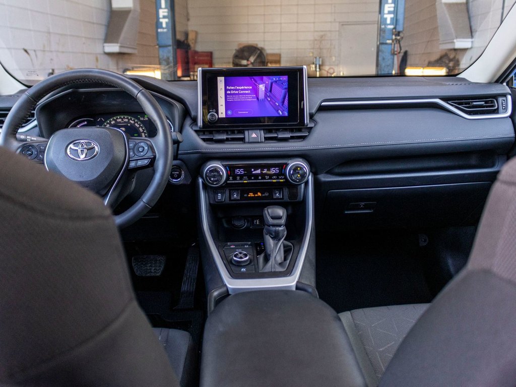 2024 Toyota RAV4 Hybride XLE **JAMAIS ACCIDENTÉ+TOIT+MAG+CARPLAY+CAMÉRA** in Saint-Jérôme, Quebec - 23 - w1024h768px