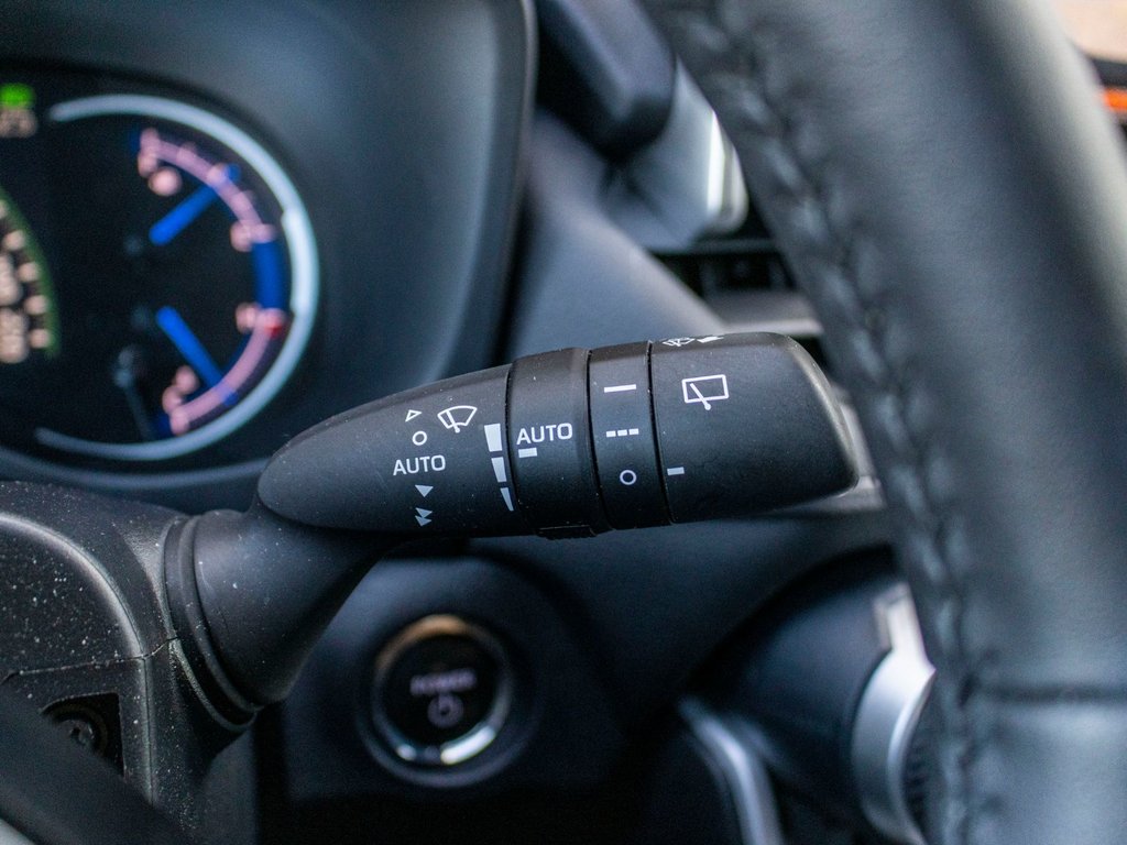 2024 Toyota RAV4 Hybride XLE **JAMAIS ACCIDENTÉ+TOIT+MAG+CARPLAY+CAMÉRA** in Saint-Jérôme, Quebec - 20 - w1024h768px