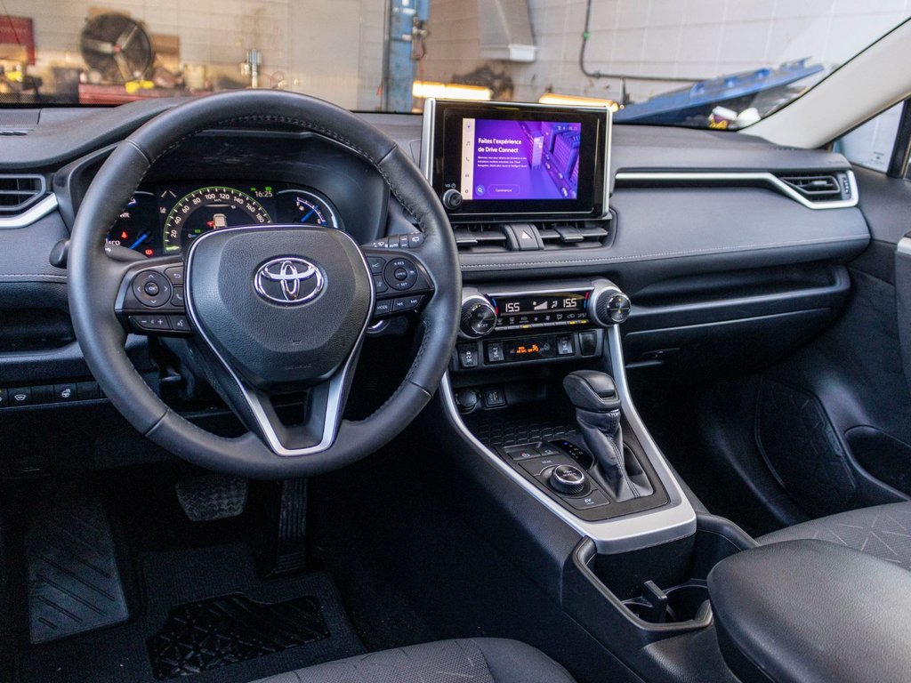 2024 Toyota RAV4 Hybride XLE **JAMAIS ACCIDENTÉ+TOIT+MAG+CARPLAY+CAMÉRA** in Saint-Jérôme, Quebec - 7 - w1024h768px