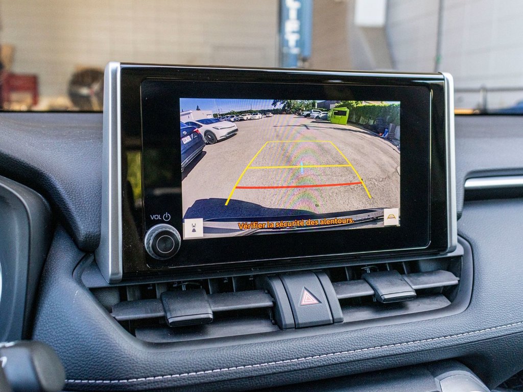 2024 Toyota RAV4 Hybride XLE **JAMAIS ACCIDENTÉ+TOIT+MAG+CARPLAY+CAMÉRA** in Saint-Jérôme, Quebec - 17 - w1024h768px
