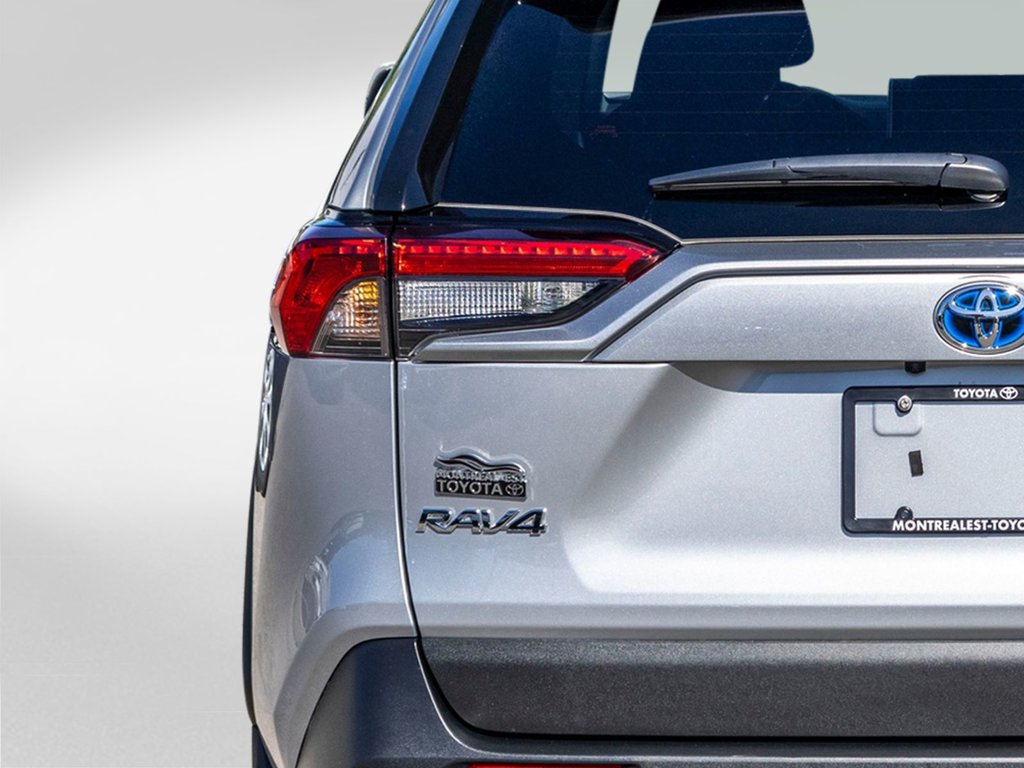2024 Toyota RAV4 Hybride XLE **JAMAIS ACCIDENTÉ+TOIT+MAG+CARPLAY+CAMÉRA** in Saint-Jérôme, Quebec - 32 - w1024h768px