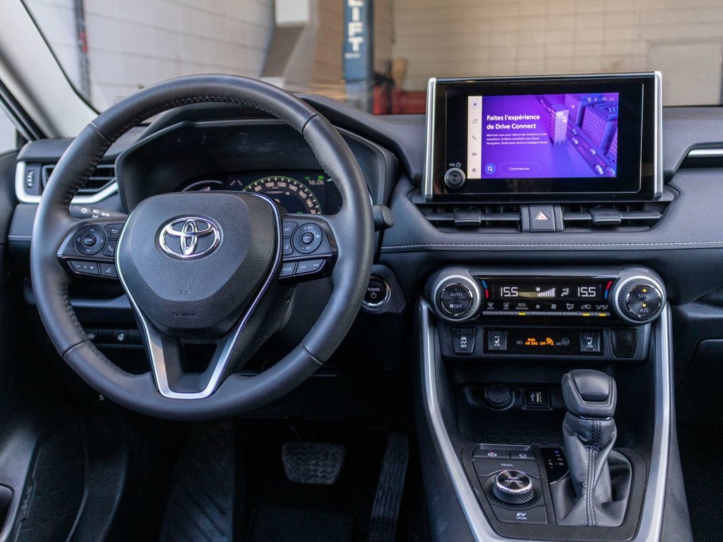2024 Toyota RAV4 Hybride XLE **JAMAIS ACCIDENTÉ+TOIT+MAG+CARPLAY+CAMÉRA** in Saint-Jérôme, Quebec - 8 - w1024h768px