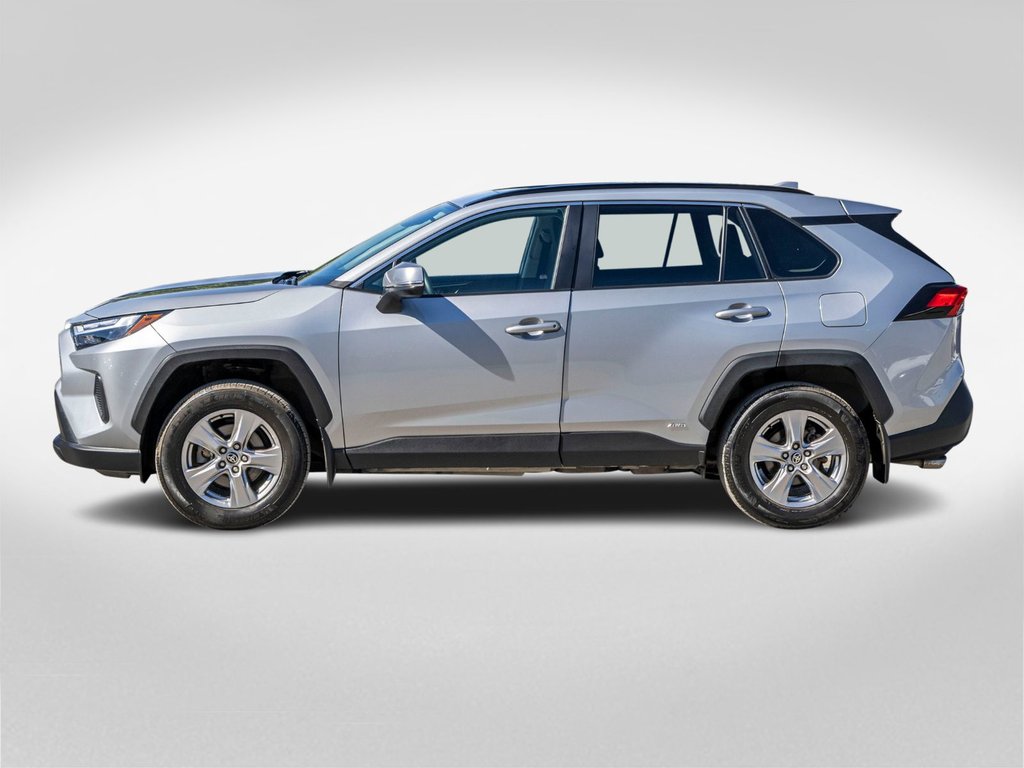2024 Toyota RAV4 Hybride XLE **JAMAIS ACCIDENTÉ+TOIT+MAG+CARPLAY+CAMÉRA** in Saint-Jérôme, Quebec - 3 - w1024h768px