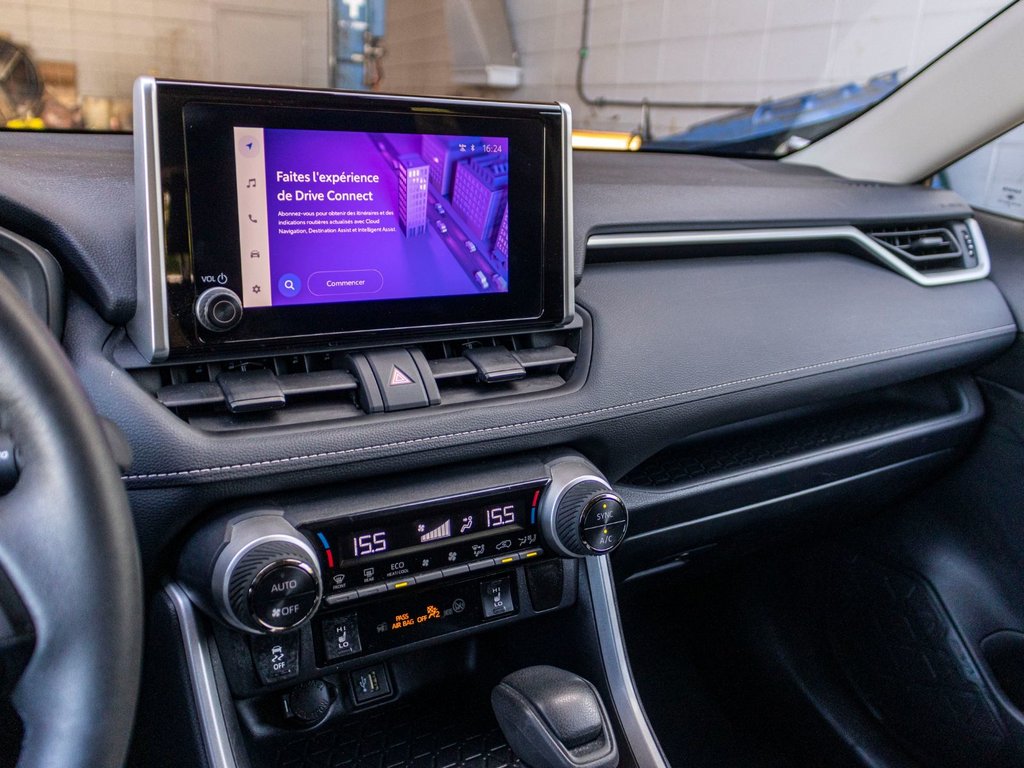2024 Toyota RAV4 Hybride XLE **JAMAIS ACCIDENTÉ+TOIT+MAG+CARPLAY+CAMÉRA** in Saint-Jérôme, Quebec - 13 - w1024h768px