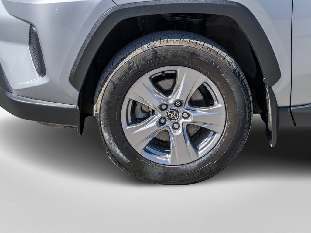 2024 Toyota RAV4 Hybride XLE **JAMAIS ACCIDENTÉ+TOIT+MAG+CARPLAY+CAMÉRA** in Saint-Jérôme, Quebec - 35 - w1024h768px
